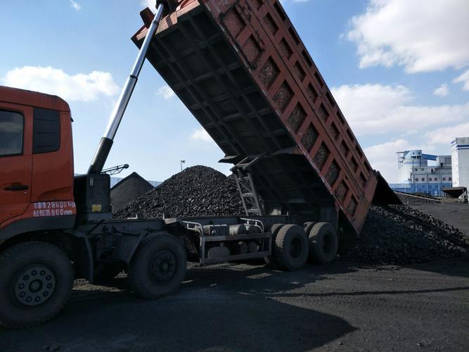 貨運(yùn)司機(jī)的苦與樂(lè)視頻貨運(yùn)司機(jī)的辛苦