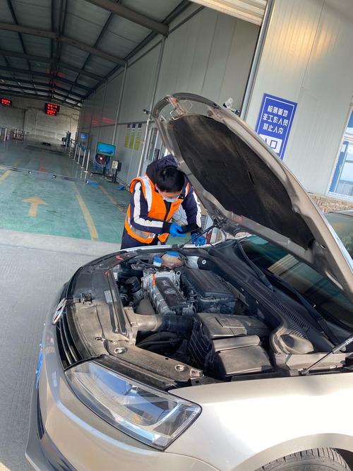 貨運機動車在作業人員貨運機動車附載作業人員